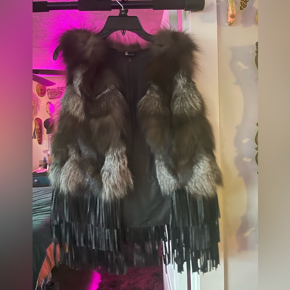 Beautiful Plush Fox Fur Vest W/ Fringe